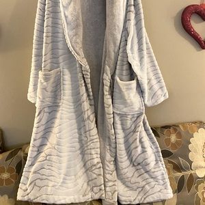 Beautiful super soft almost silky like Robe